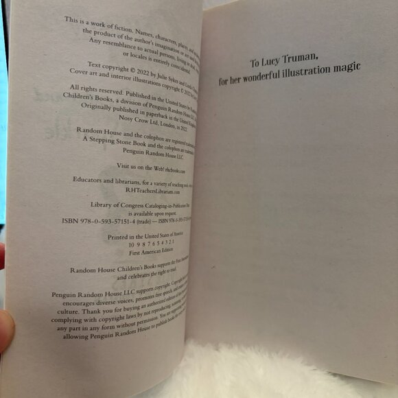 5 for $15 📕Unicorn Academy Treasure Hunt 4 Sienna and Sparkle Book (SKU: 145MI) - Picture 3 of 3